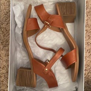 NWOT Steve Madden “April” Sandals